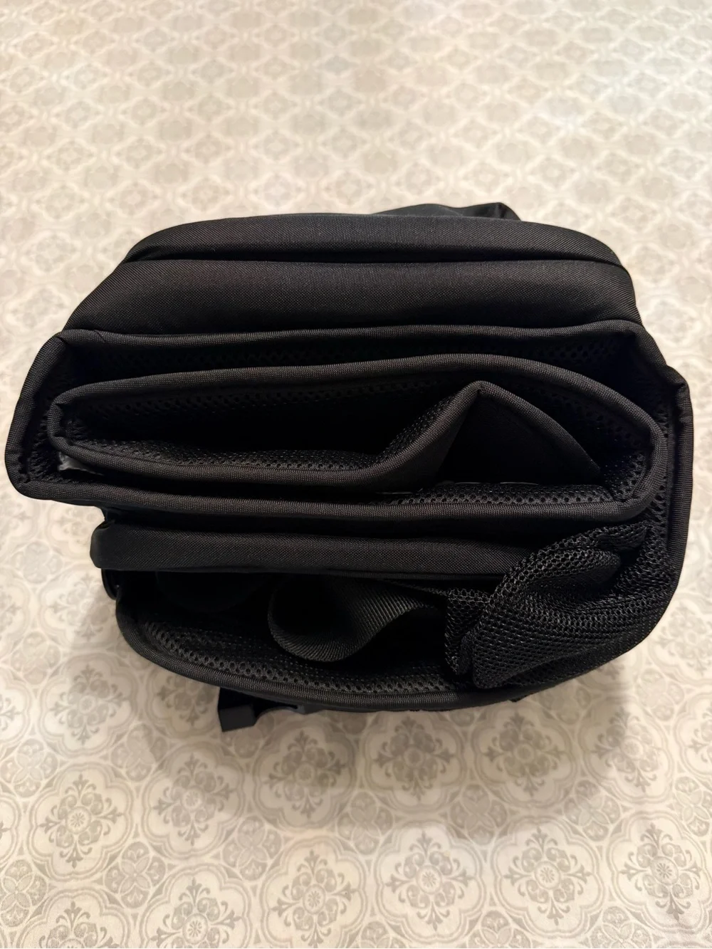 The Tushbaby™ Hip Carrier Black/Gold
